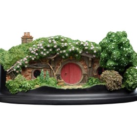 Hobbit Hole 22 Pine Grove The Hobbit Statue by Weta